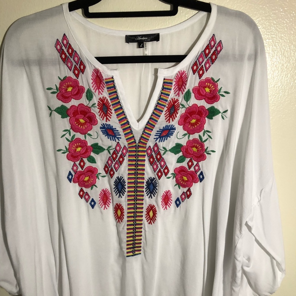 Andree Beautiful Embroidered top Large